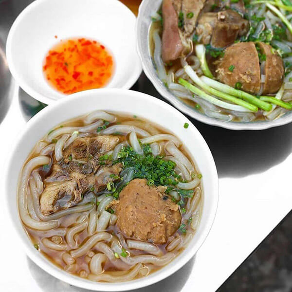 Bánh canh giò heo ngon ở Sài Gòn