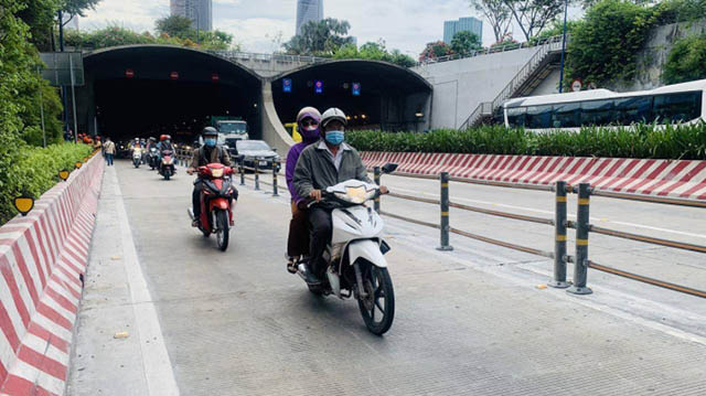 Hầm Thủ Thiêm cấm xe máy mấy giờ