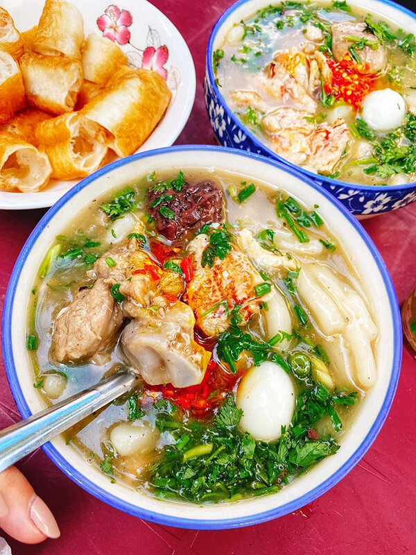 Quán bánh canh giò heo ngon ở Sài Gòn 