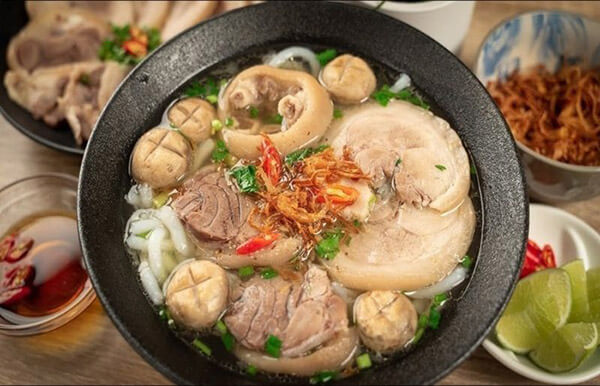 Quán bánh canh giò heo ngon ở Sài Gòn 